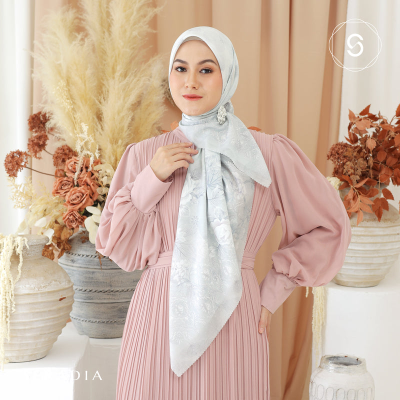 Seradia Hijab Segi Empat Harina