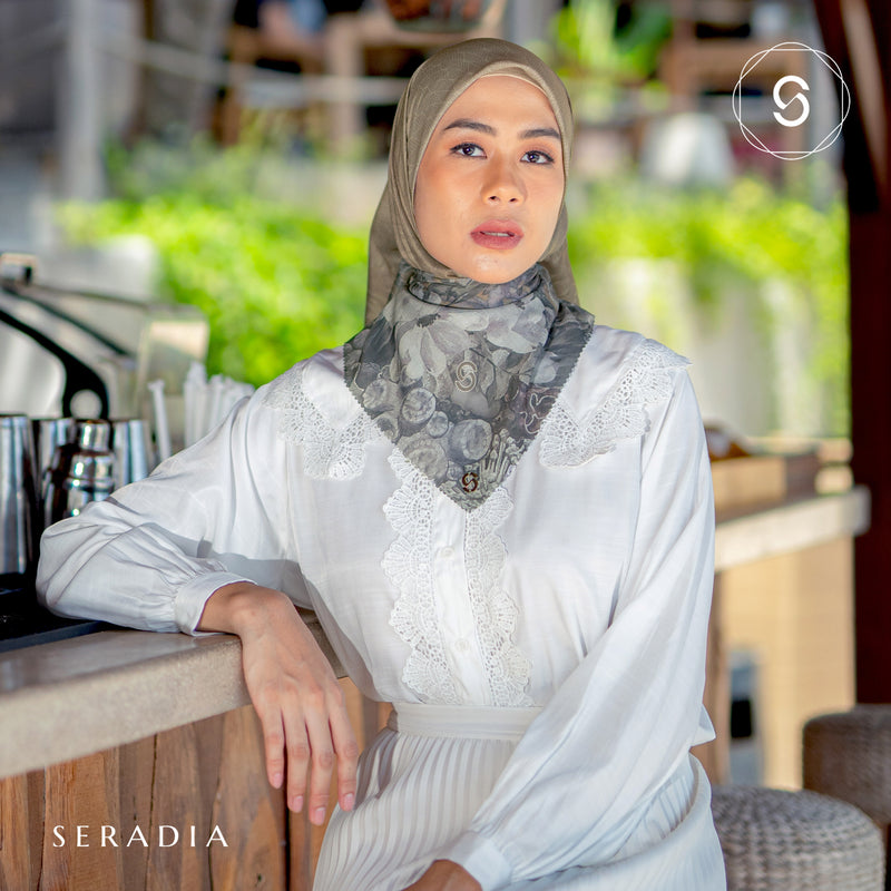 Seradia Hijab Segi Empat Rema