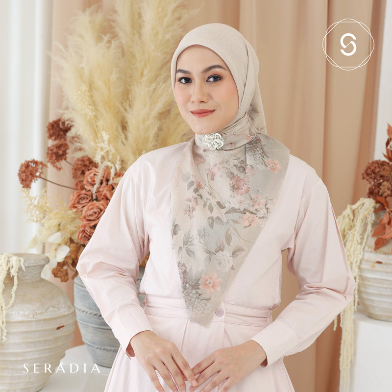 Seradia Hijab Segi Empat Kirana Classic