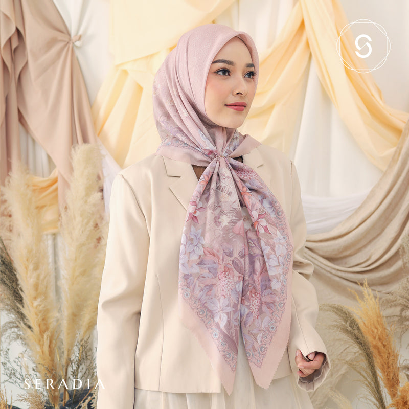 Seradia Hijab Segi Empat Hana Collection