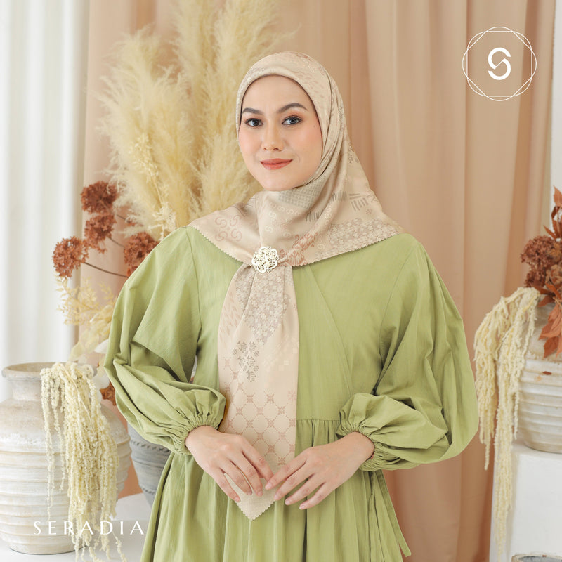 Seradia Hijab Segi Empat Nala Collection