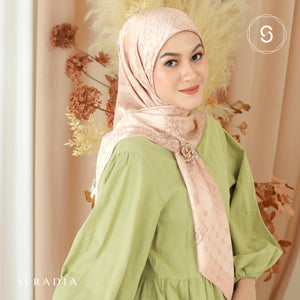 Seradia Hijab Segi Empat Nala Collection