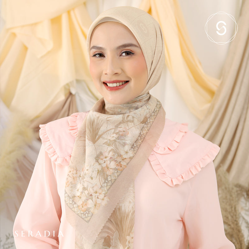 Seradia Hijab Segi Empat - Calyta Collection