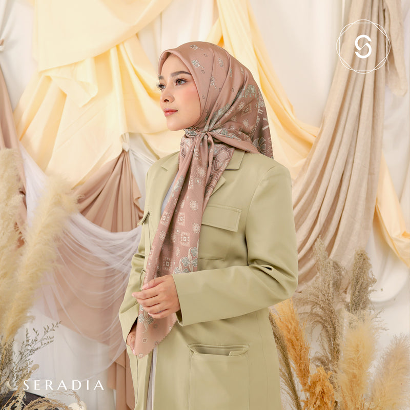 Seradia Hijab Segi Empat Maha Scarf