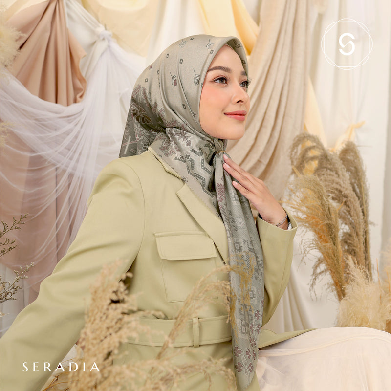 Seradia Hijab Segi Empat Maha Scarf