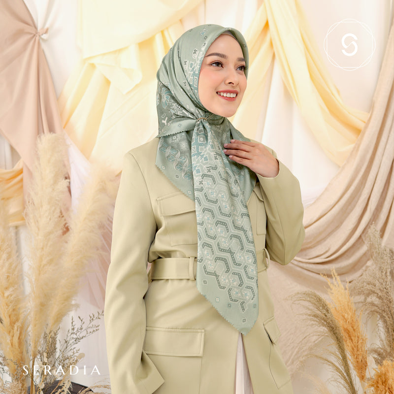 Seradia Hijab Segi Empat Maha Scarf