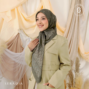 Seradia Hijab Segi Empat Maha Scarf