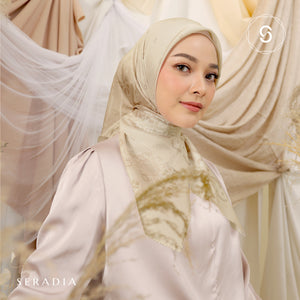 Seradia Hijab Segi Empat Maha Scarf