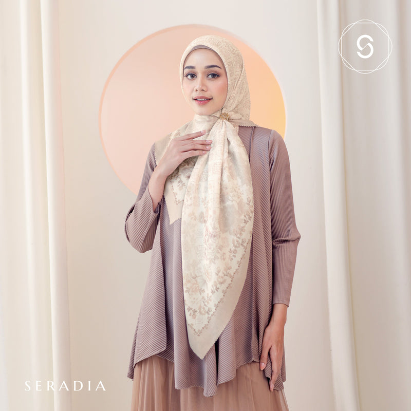 Seradia Hijab Segi Empat - Raveena