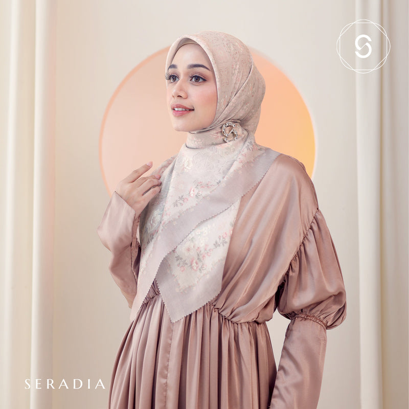 Seradia Hijab Segi Empat - Raveena