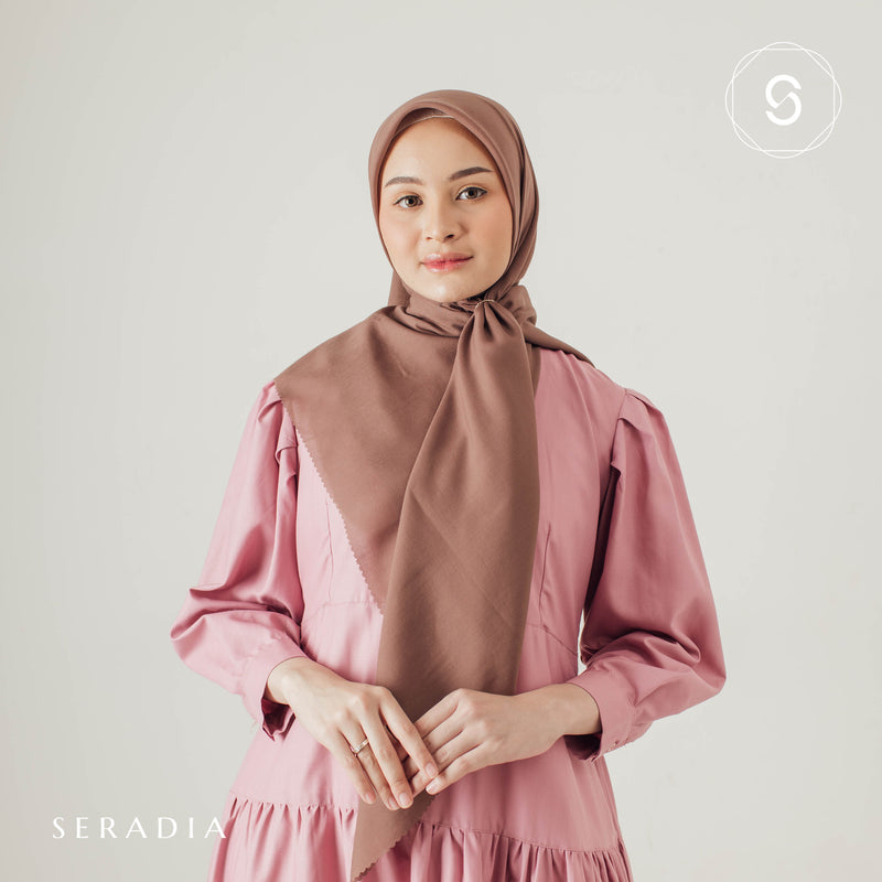 Hijab Segi Empat Plaindayscarf Seradia