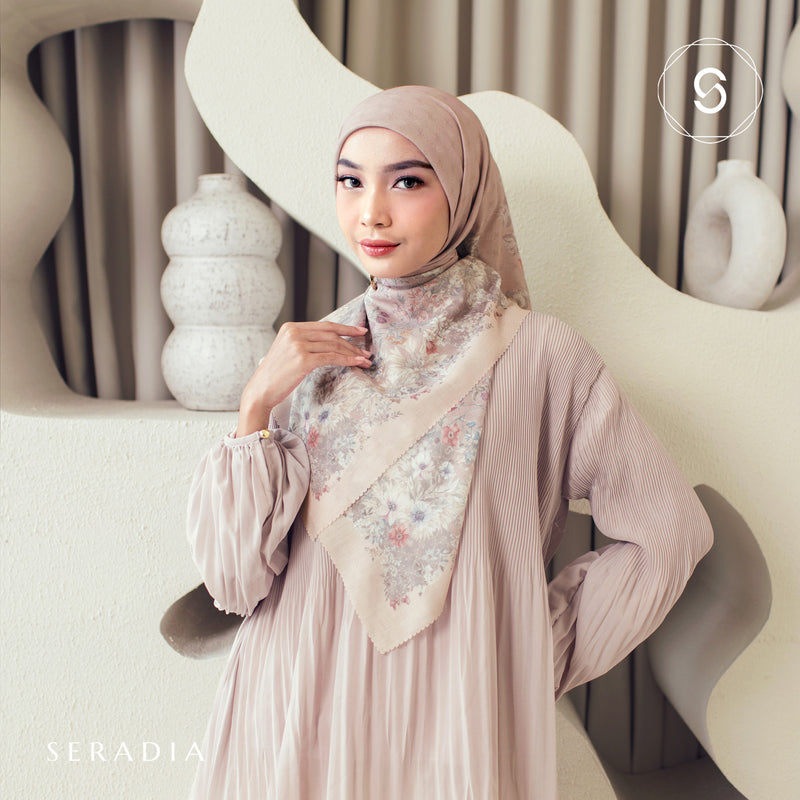 Seradia Hijab Segi Empat Savara Scarf - Timeless Collection