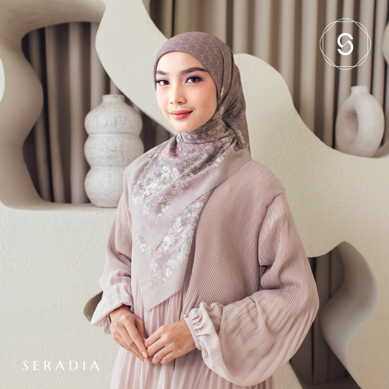 Seradia Hijab Segi Empat Savara Scarf - Timeless Collection