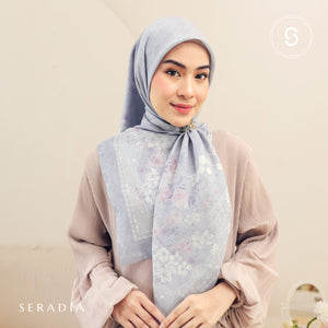 Seradia Hijab - Segi Empat Motif Seria Timeless Collection