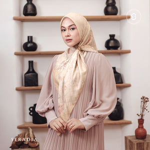 Seradia - Hijab Segi Empat Motif Sheina - Petals of June