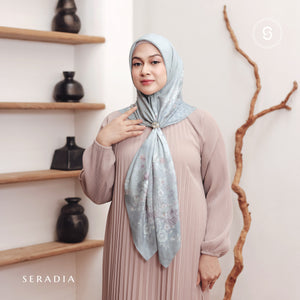 Seradia - Hijab Segi Empat Motif Sheina - Petals of June