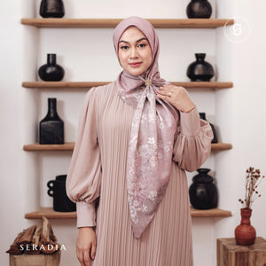 Seradia - Hijab Segi Empat Motif Sheina - Petals of June