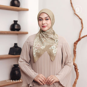 Seradia - Hijab Segi Empat Motif Sheina - Petals of June