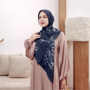 Seradia Hijab Segi Empat Samala - Syar'i Collection Petals of June
