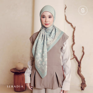 Seradia Hijab - Segi Empat Motif Tenira- Timeless Collection