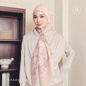 Seradia Hijab - Segi Empat Motif Kanira - Timeless Collection