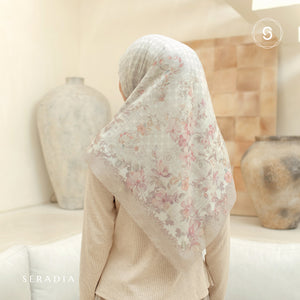 Seradia Hijab - Segi Empat Motif Nesara - Timeless Collection