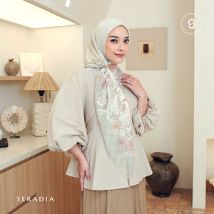 Seradia Hijab - Segi Empat Motif Saila - Timeless Collection