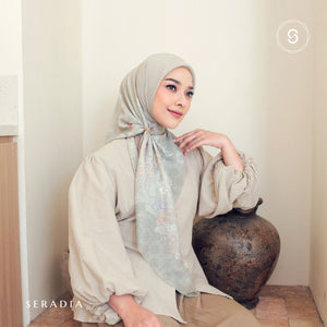 Seradia Hijab - Segi Empat Motif Saila - Timeless Collection