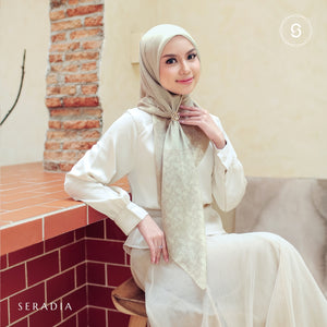 Seradia Hijab - Segi Empat Motif Barisa Timeless Collection