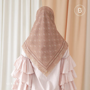 Seradia Hijab Segi Empat Monogram 2.0