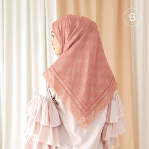 Seradia Hijab Segi Empat Monogram 2.0