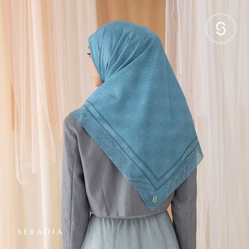 Seradia Hijab Segi Empat Monogram 2.0