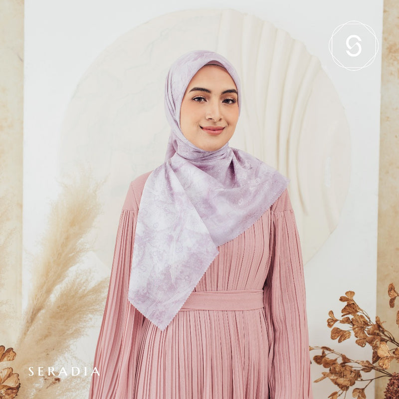 Seradia Hijab Segi Empat Paradista