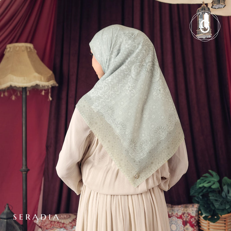 Seradia Hijab Segi Empat Maira Collection