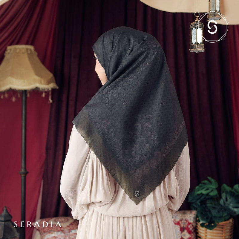 Seradia Hijab Segi Empat Maira Collection