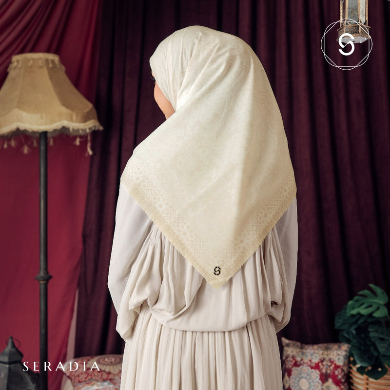 Seradia Hijab Segi Empat Maira Collection