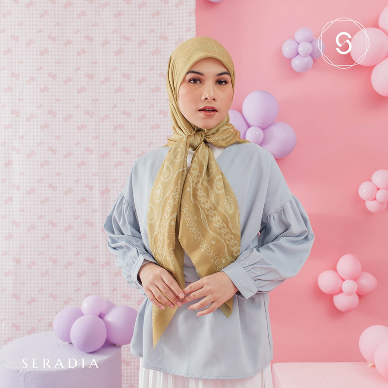 Seradia Hijab Segi Empat Companion Monogram